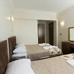 رايز بيتش فندق 3*
